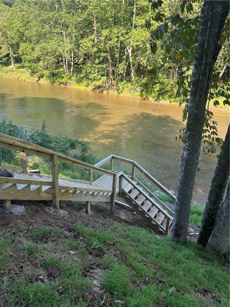 613 Silas Creek Road Property Photo 3