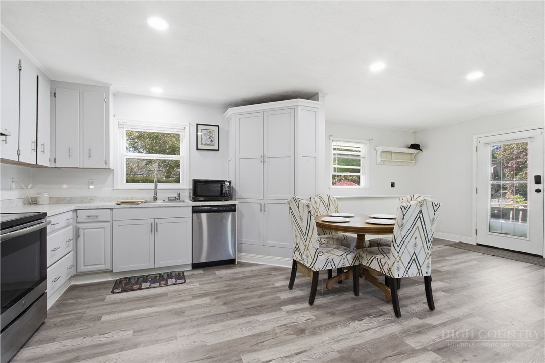 143 Snowshoe Loop Property Photo 17