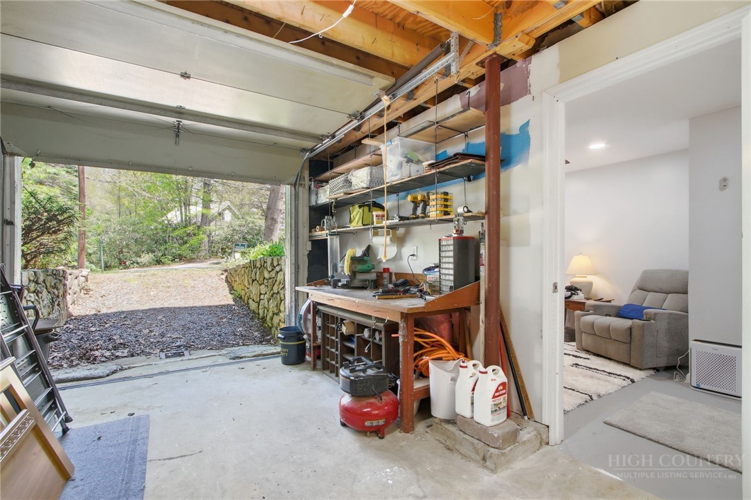 143 Snowshoe Loop Property Photo 35
