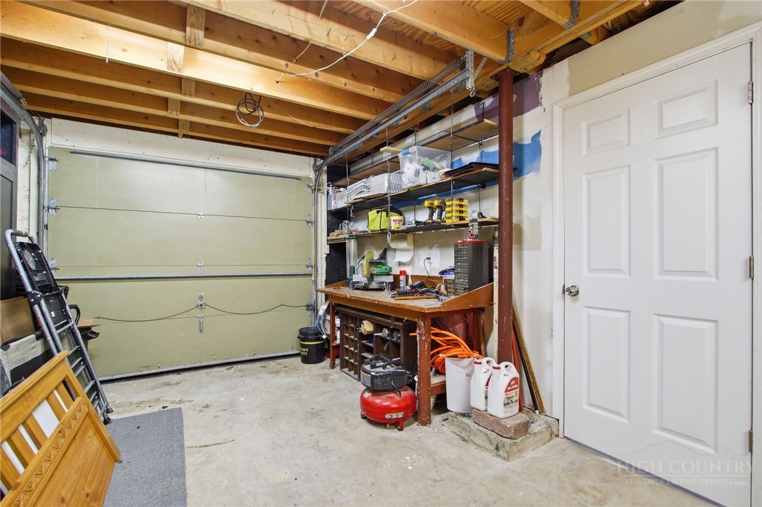 143 Snowshoe Loop Property Photo 36