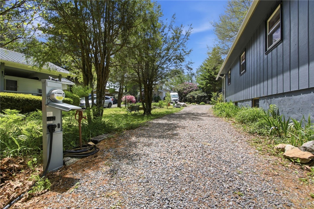 143 Snowshoe Loop Property Photo 37