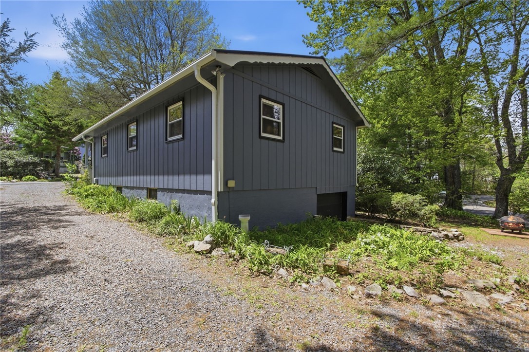 143 Snowshoe Loop Property Photo 38