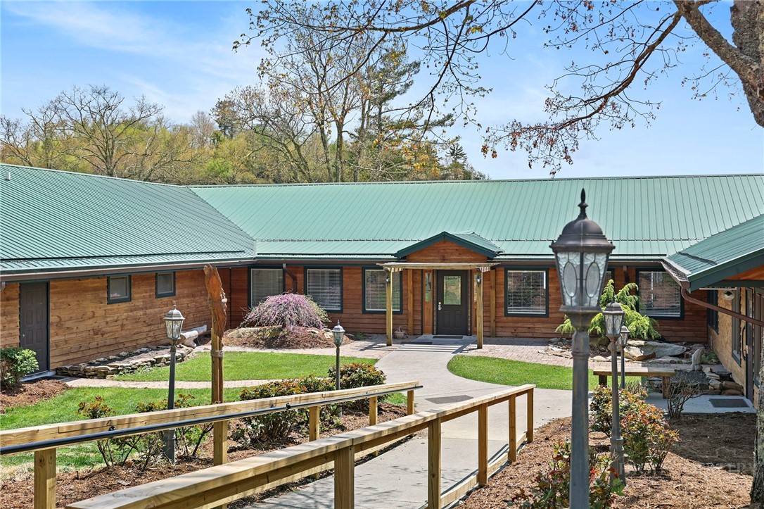 143 Snowshoe Loop Property Photo 46