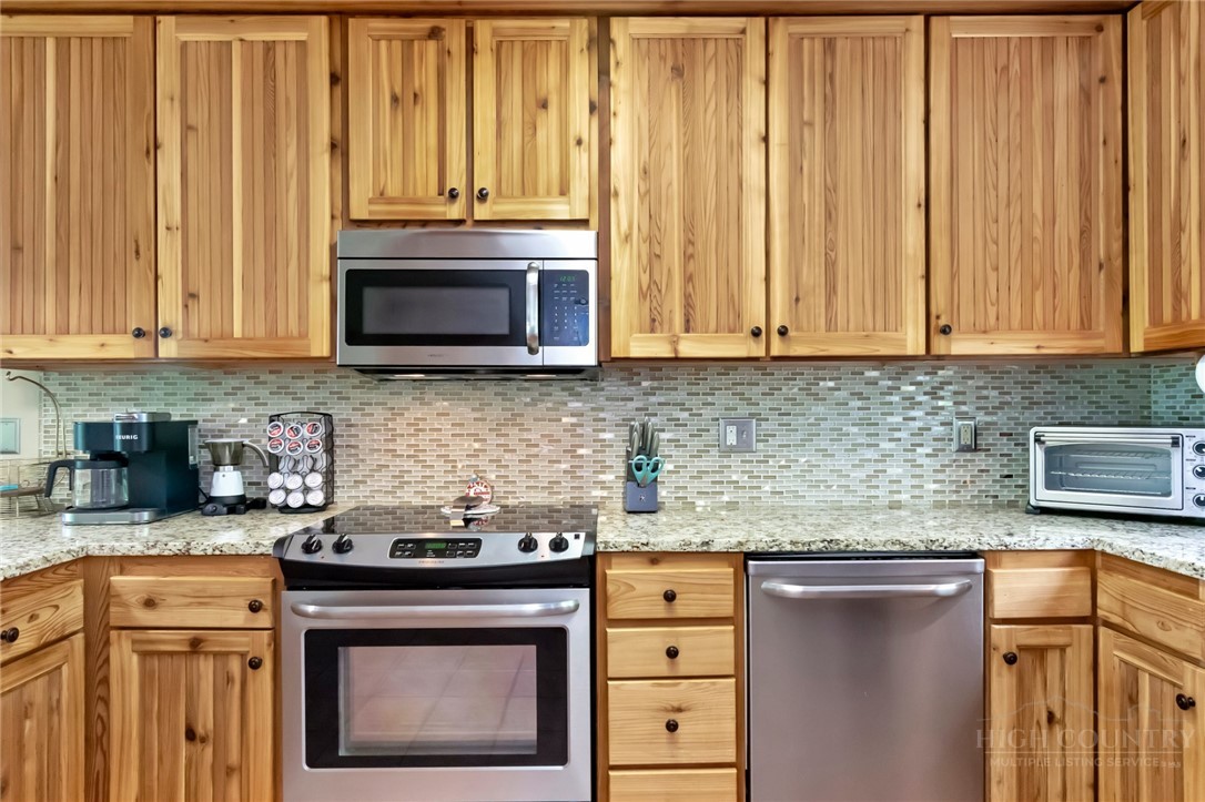 1078 Charter Hills Road Property Photo 8