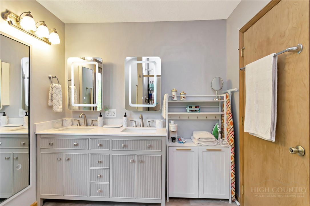 1078 Charter Hills Road Property Photo 25