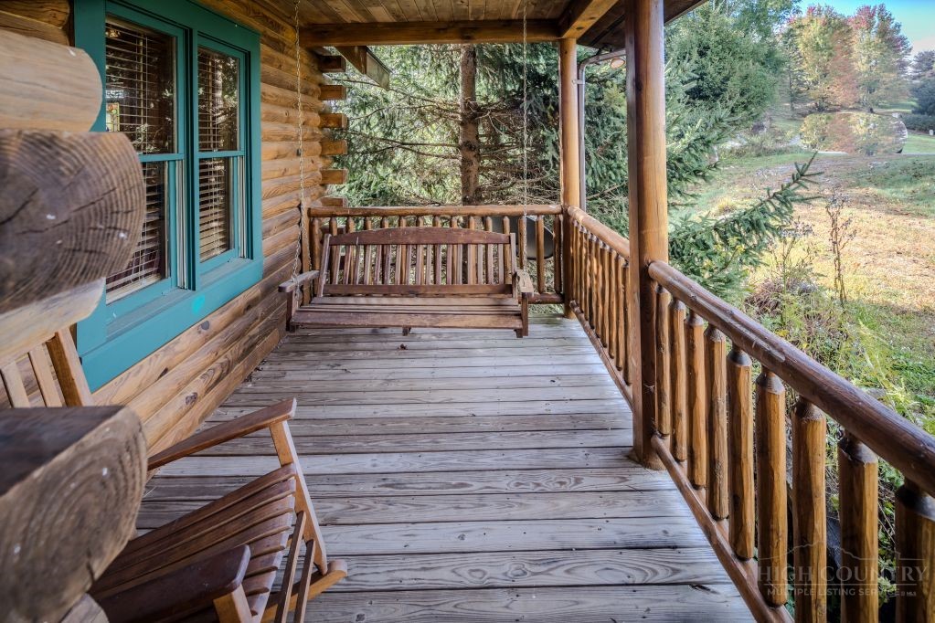 989 Scenic Drive Property Photo 3