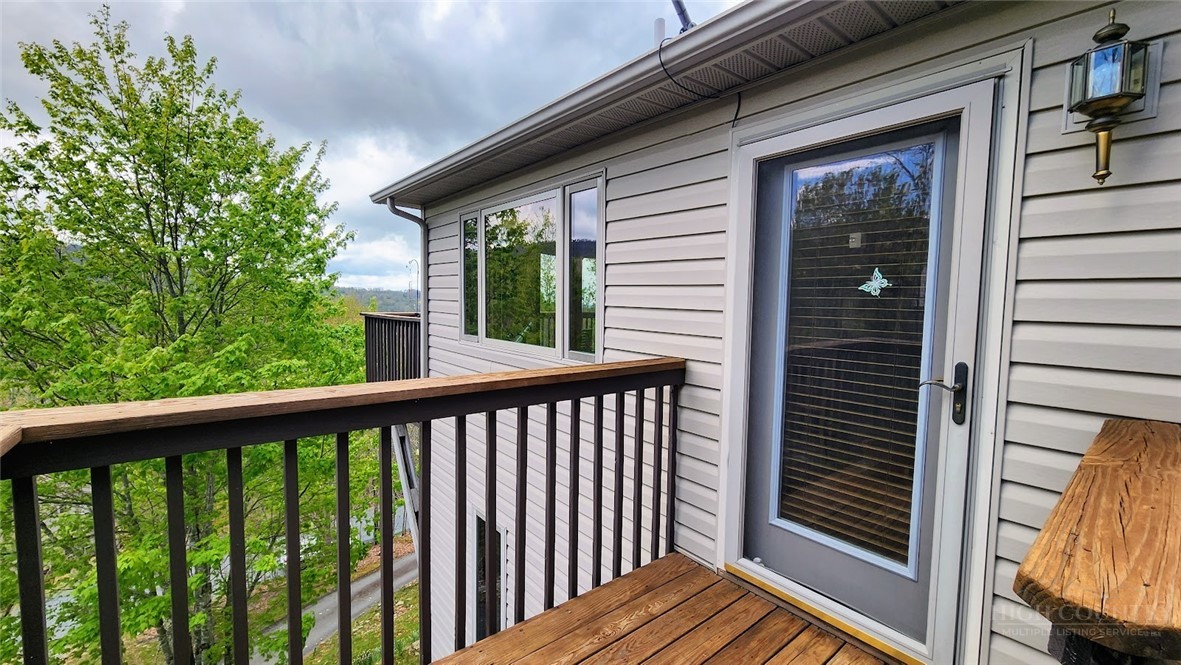 111 Aster Trail Property Photo 10