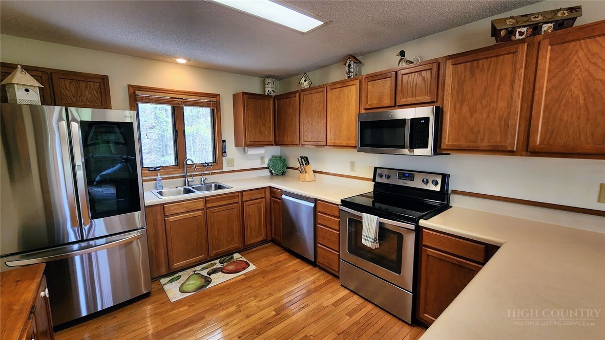 111 Aster Trail Property Photo 14
