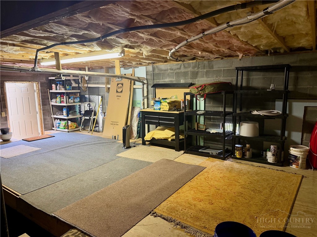 111 Aster Trail Property Photo 44