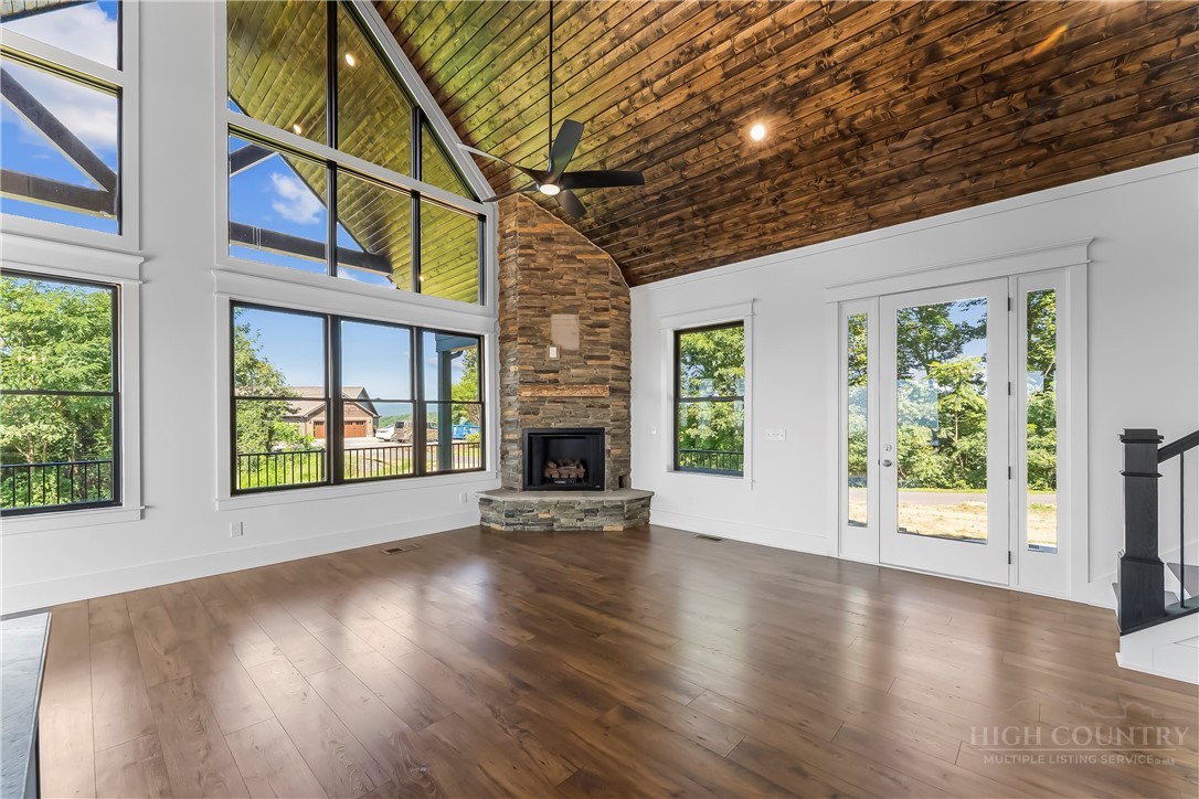 4898 Soaring Top Lane Property Photo 3
