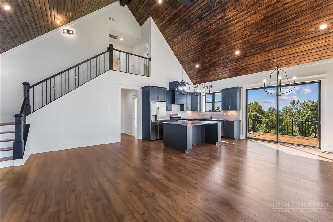 4898 Soaring Top Lane Property Photo 8