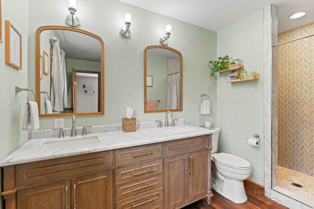 121 Shady Oaks Lane Property Photo 20