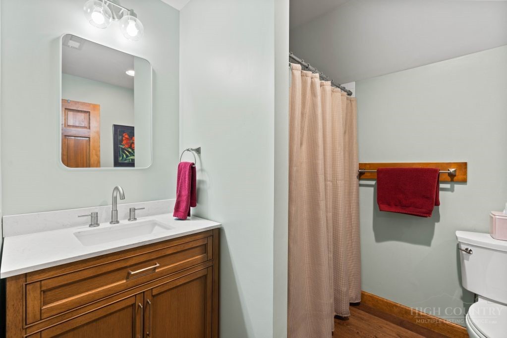 121 Shady Oaks Lane Property Photo 26