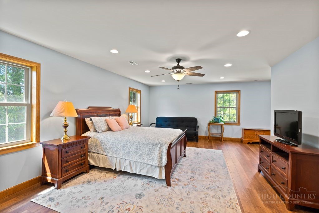 121 Shady Oaks Lane Property Photo 28