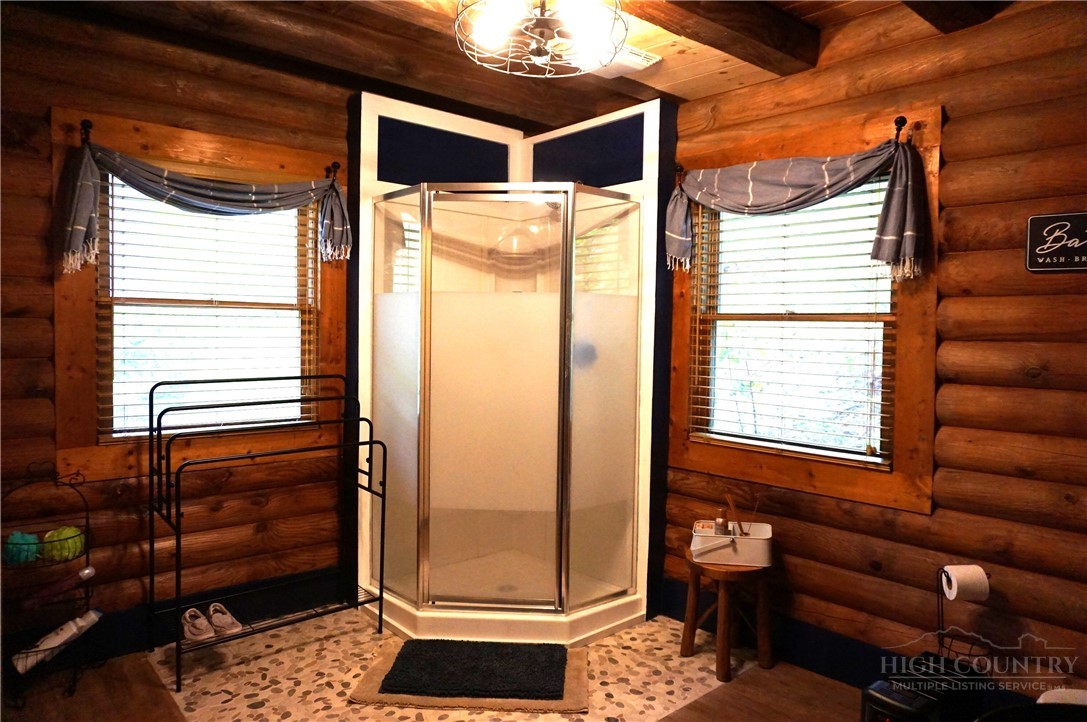557 White Pine Road Property Photo 9