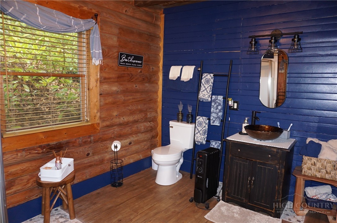 557 White Pine Road Property Photo 10