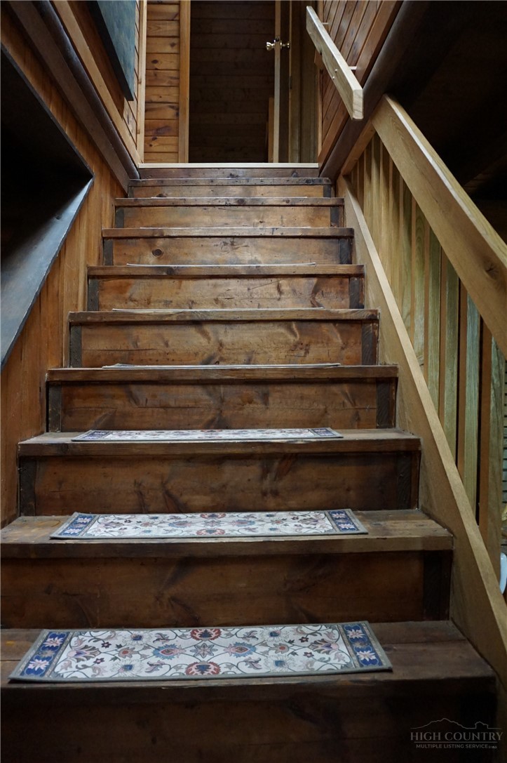 557 White Pine Road Property Photo 12