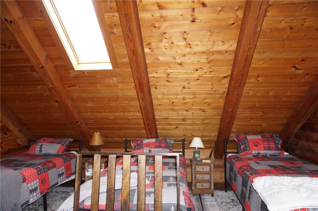 557 White Pine Road Property Photo 13