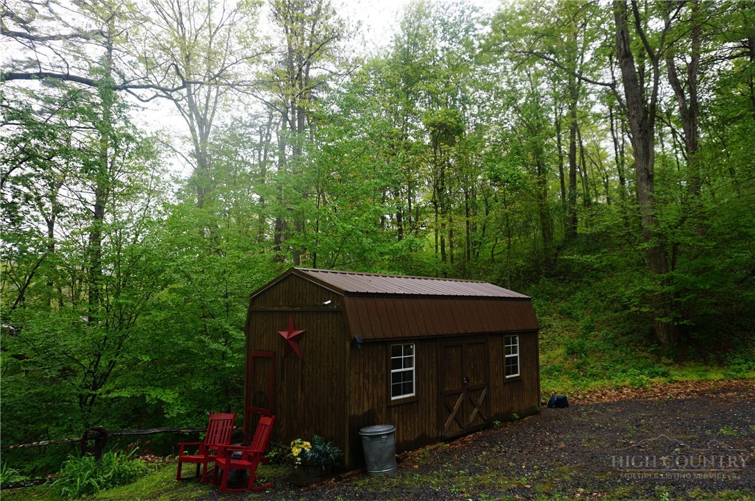 557 White Pine Road Property Photo 28