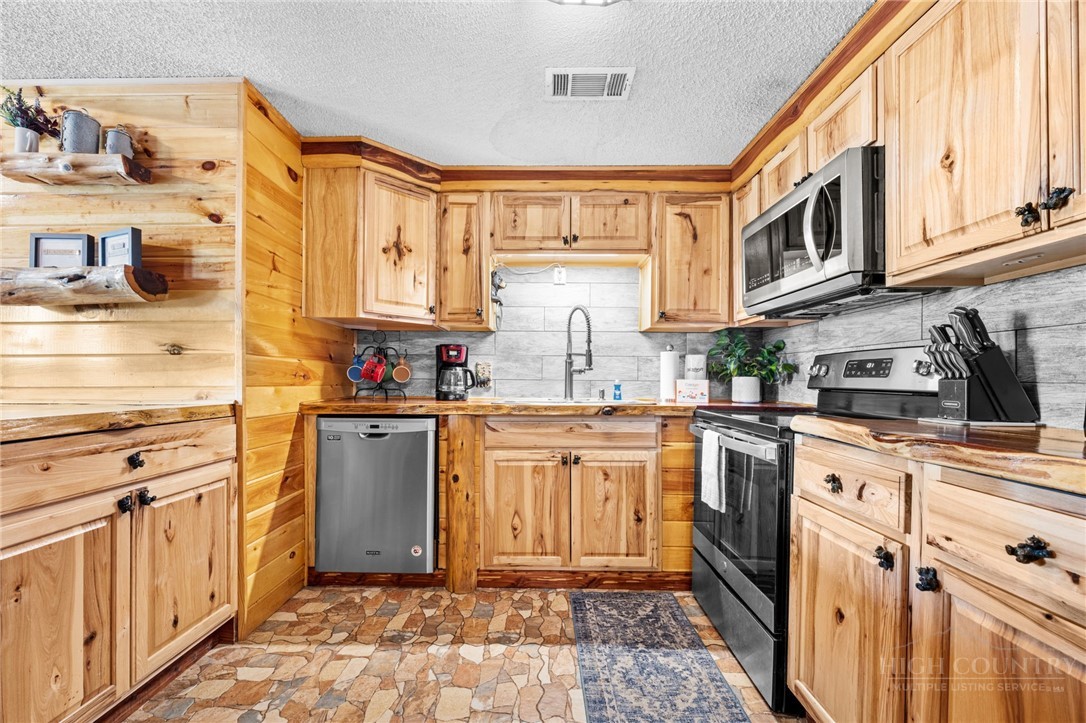 303 Sugar Top Drive 2511 Property Photo 6