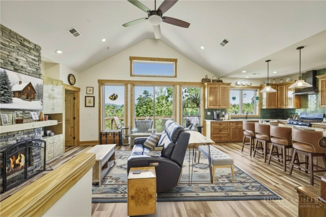 5564 Table View Lane Property Photo 15