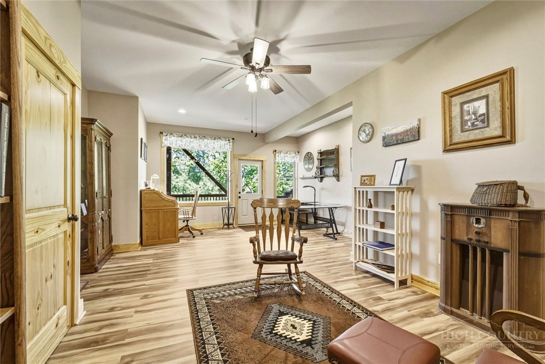 5564 Table View Lane Property Photo 26