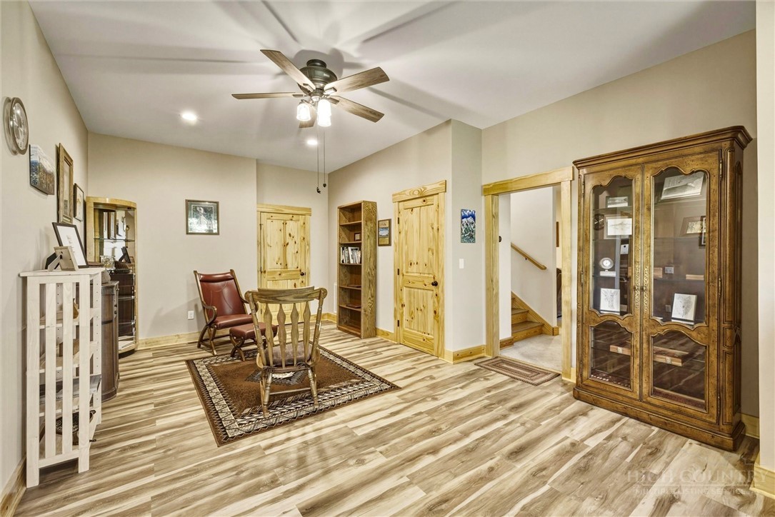 5564 Table View Lane Property Photo 27