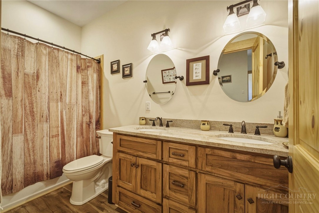 5564 Table View Lane Property Photo 32