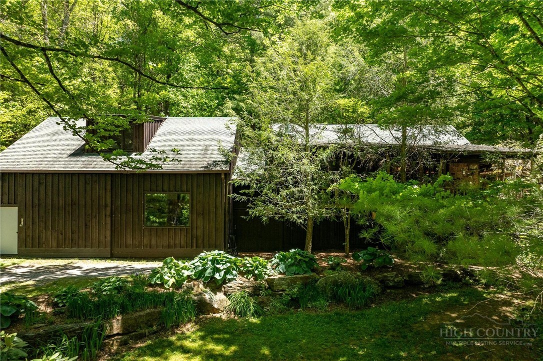 165 Natures Way Property Photo 4