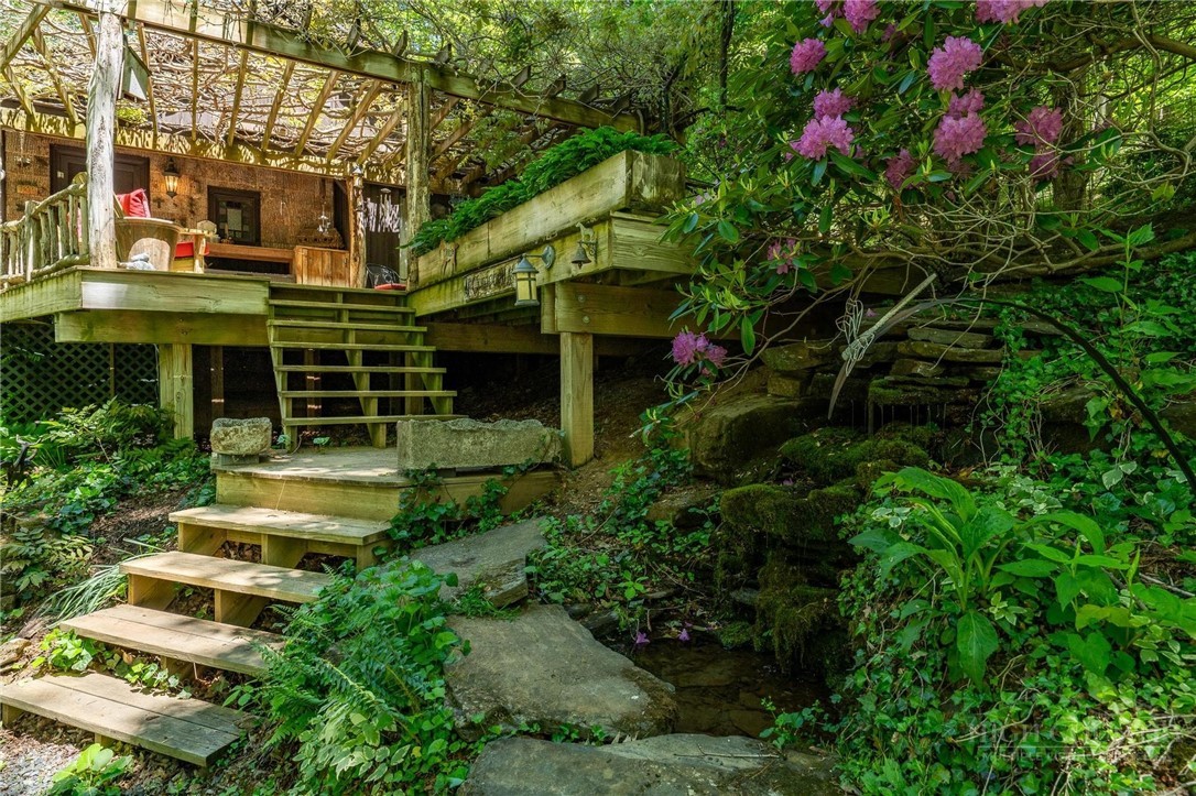 165 Natures Way Property Photo 5