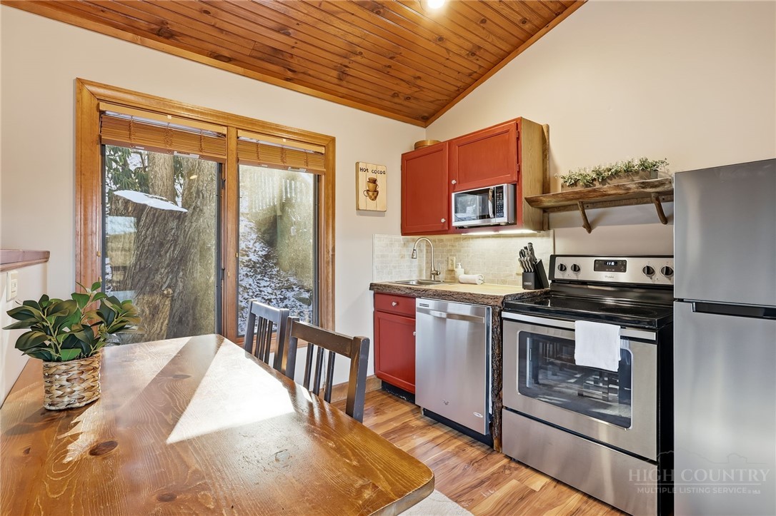 140 Lindale Ridge 504 Property Photo 5