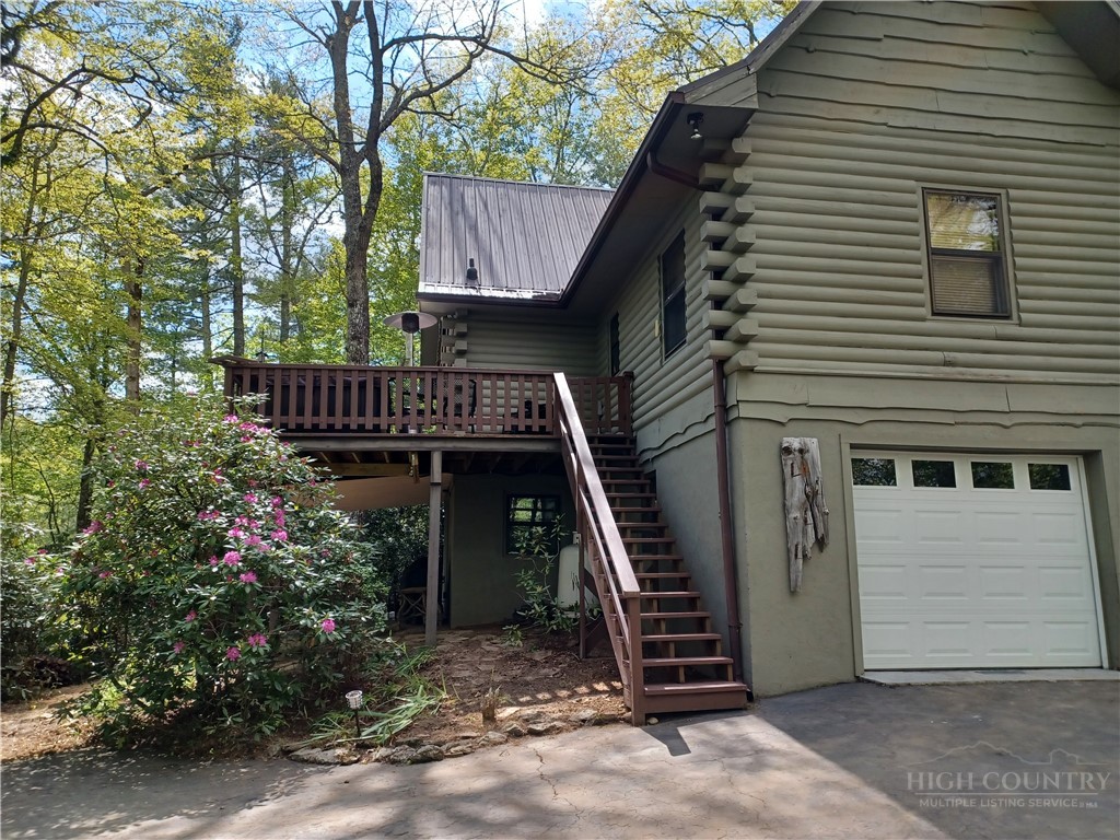 100 Tulip Lane Property Photo 7
