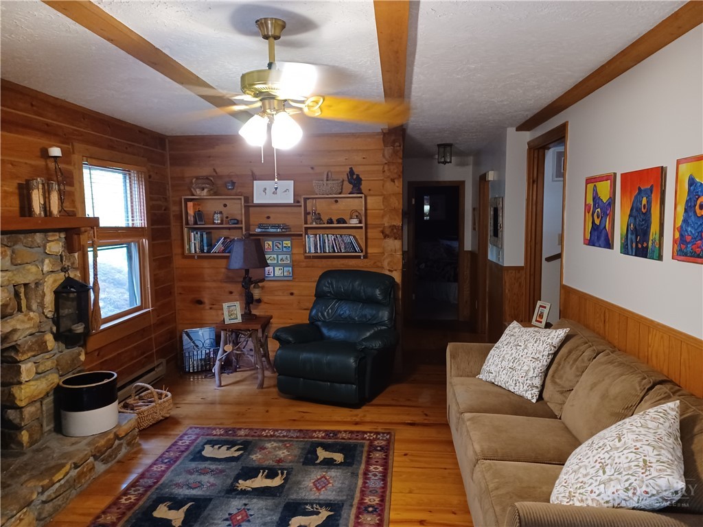 100 Tulip Lane Property Photo 14