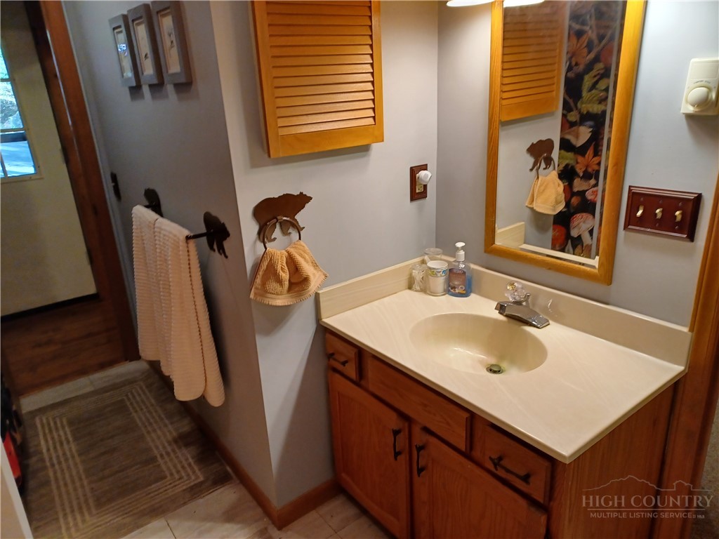 100 Tulip Lane Property Photo 32