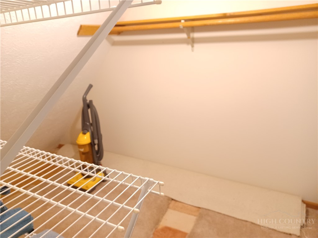 100 Tulip Lane Property Photo 38