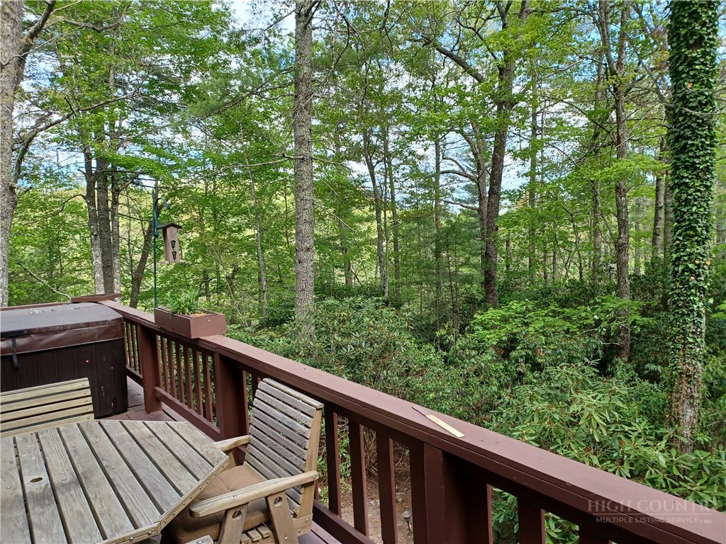 100 Tulip Lane Property Photo 43