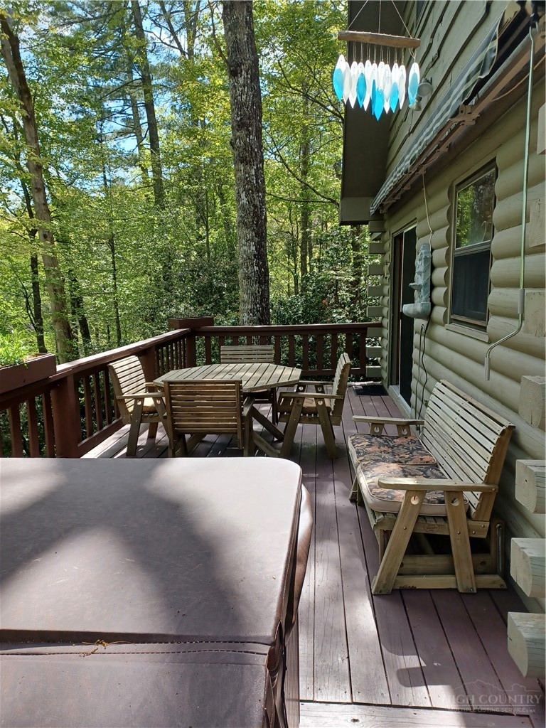 100 Tulip Lane Property Photo 44