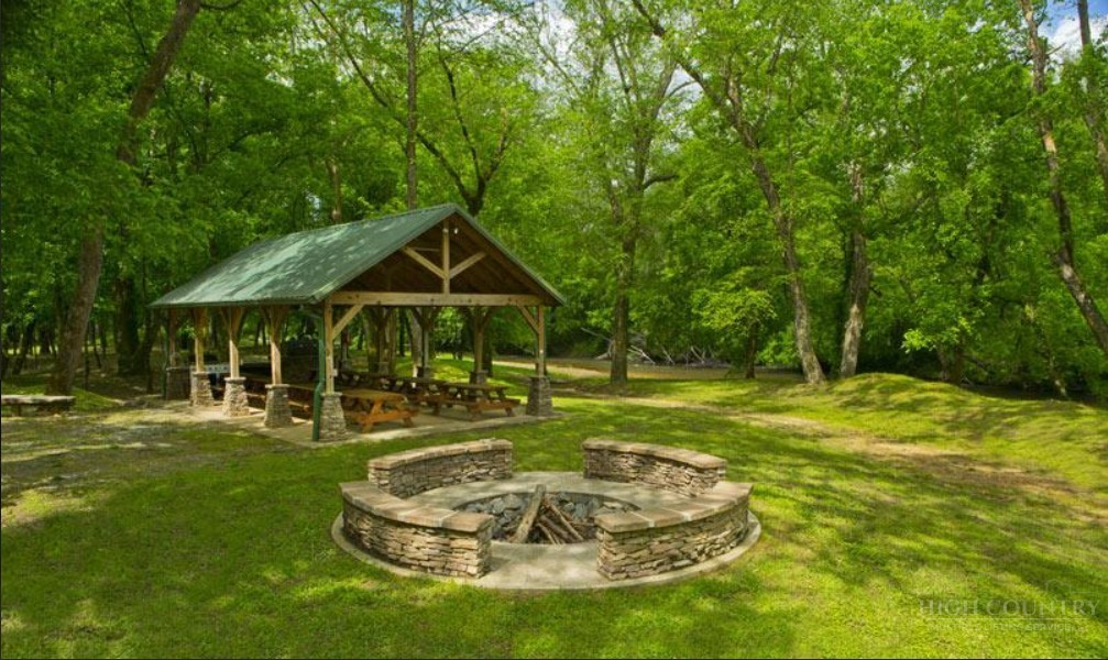 2093 Thoroughbred Way Property Photo 29