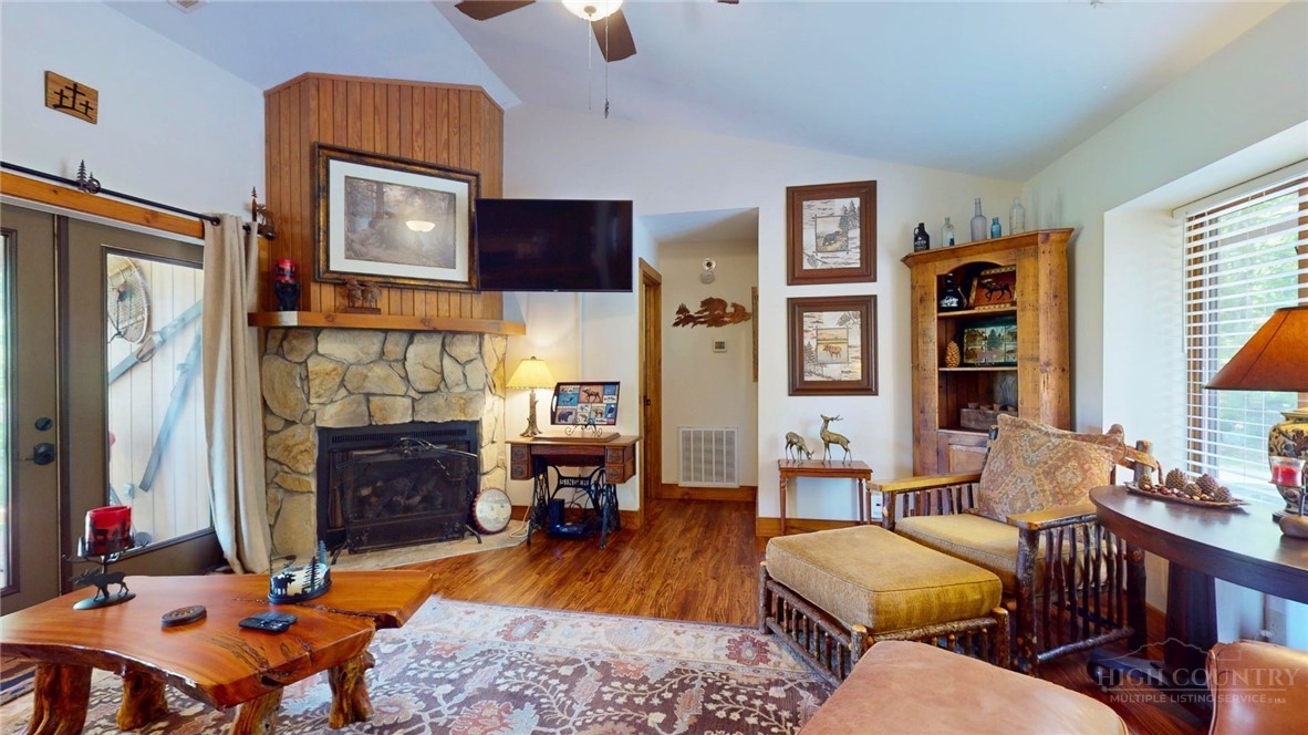 250 Ridgeview Road 4-3