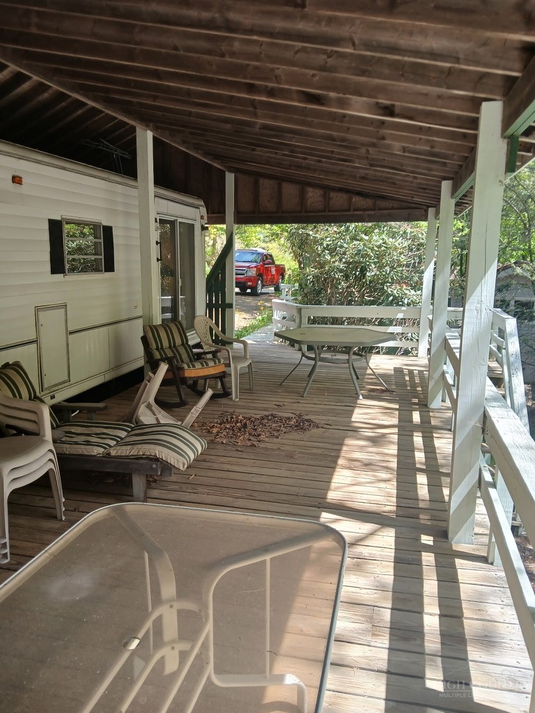 32 Powderhorn Lane Property Photo 9