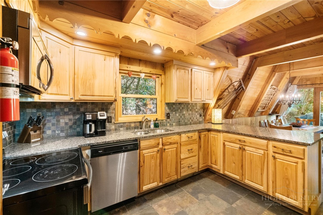 268 Cherry Property Photo 8