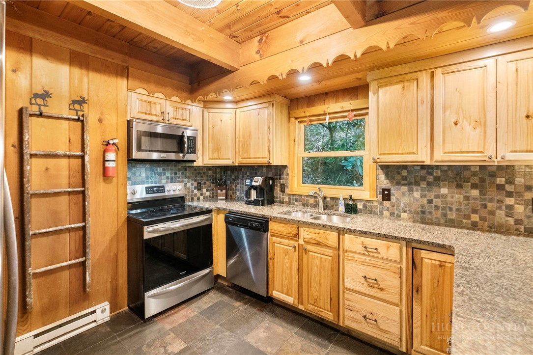 268 Cherry Property Photo 9