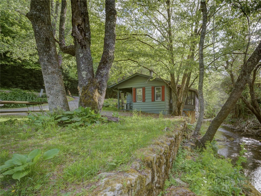 1471 Bamboo Road