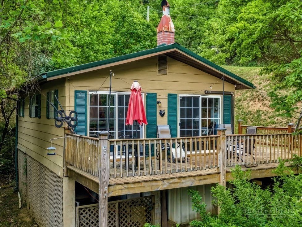 177 Dawnview Drive Property Photo 1