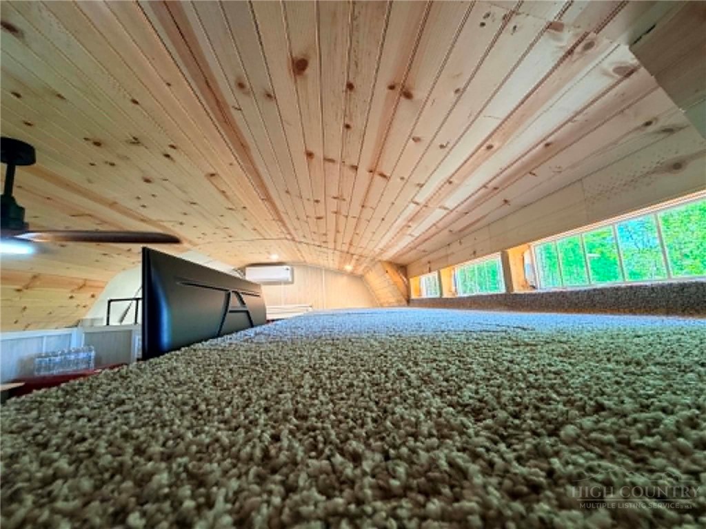 178 Mount Jefferson Lane Property Photo 13
