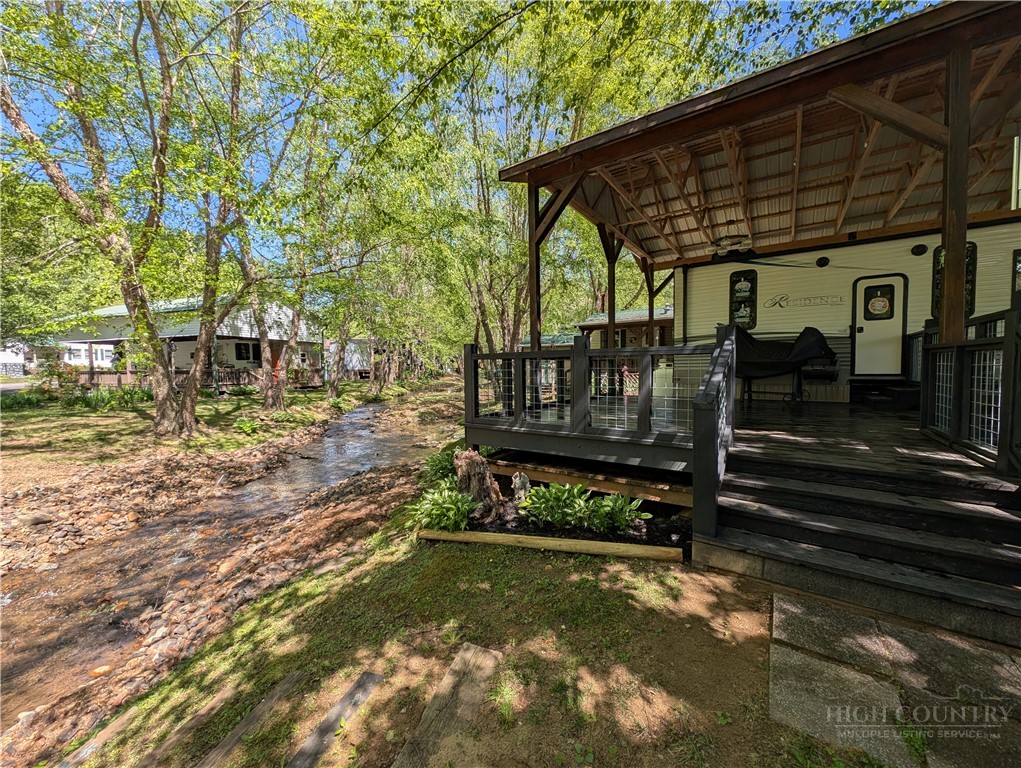 351 Finch Way Property Photo 5
