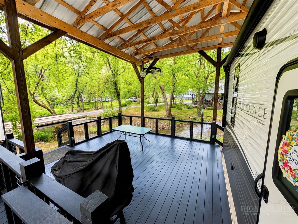 351 Finch Way Property Photo 12