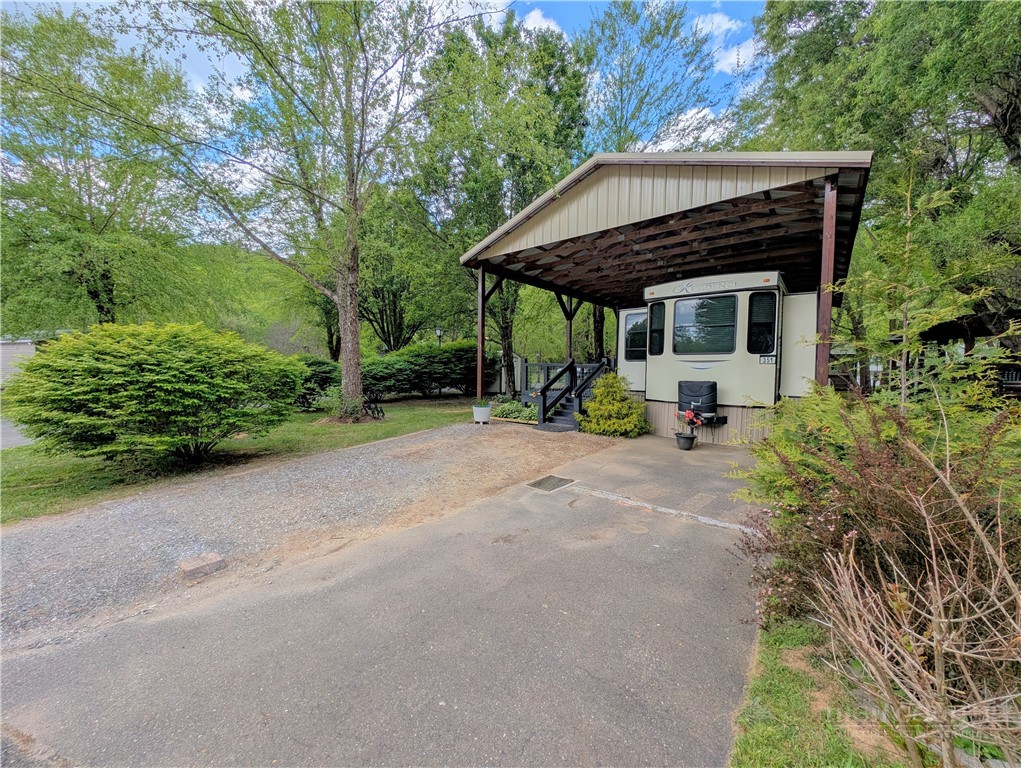 351 Finch Way Property Photo 33