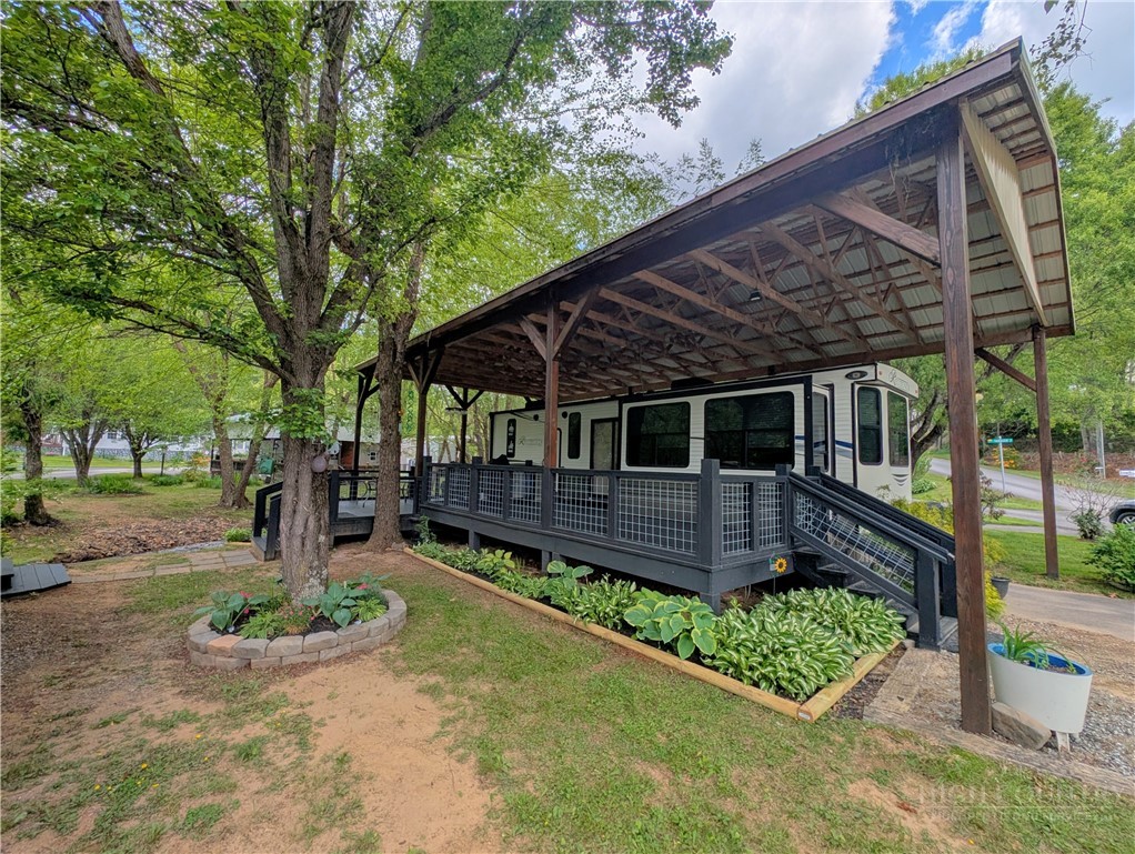 351 Finch Way Property Photo 37