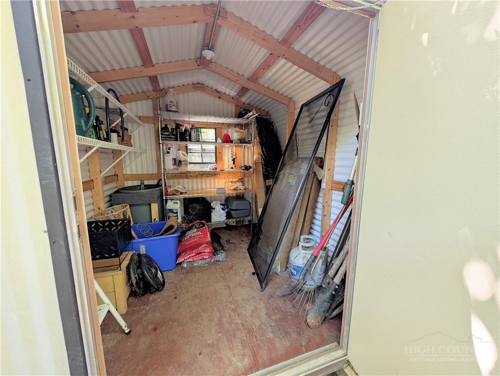 351 Finch Way Property Photo 40